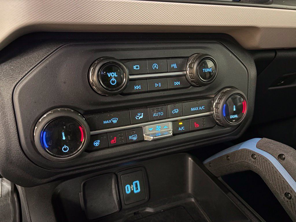 Used 2022 Ford Bronco Wildtrak AWD/4WD image 26