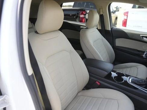 Used 2015 Ford Edge SEL image 19