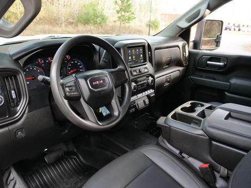 Used 2021 GMC Sierra 3500 2WD Crew Cab w/ Convenience Package image 2
