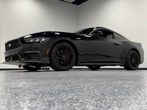Certified 2024 Ford Mustang Coupe RWD image 5