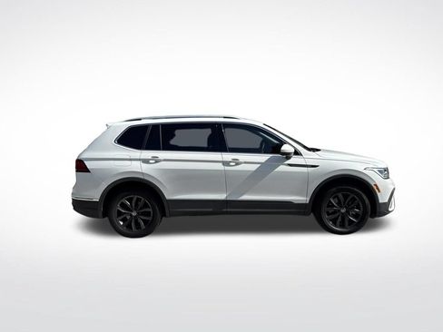 Used 2022 Volkswagen Tiguan SE FWD image 4