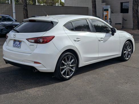 Used 2018 MAZDA MAZDA3 Touring image 2