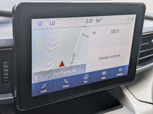 Used 2024 Ford Explorer XLT w/ Equipment Group 202A RWD image 18