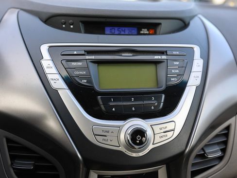 Used 2011 Hyundai Elantra GLS image 17