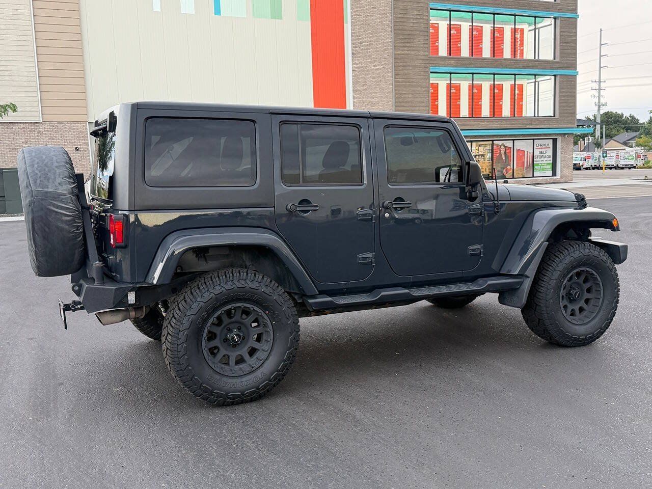 Used 2018 Jeep Wrangler Unlimited Sahara w/ Connectivity Group AWD/4WD image 15