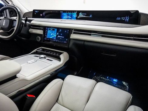 Used 2025 Lincoln Navigator L Reserve AWD/4WD image 15
