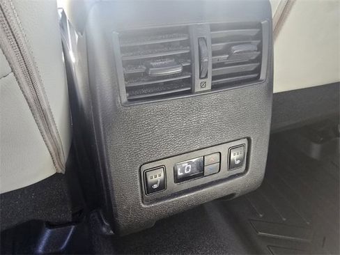 Used 2023 Mitsubishi Outlander SEL image 8