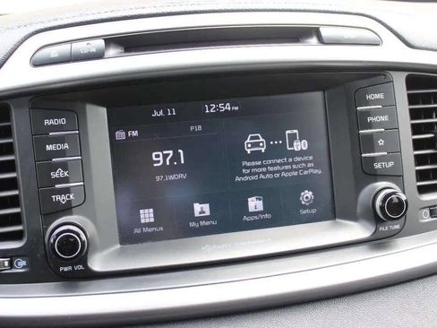 Used 2019 Kia Sorento EX image 12