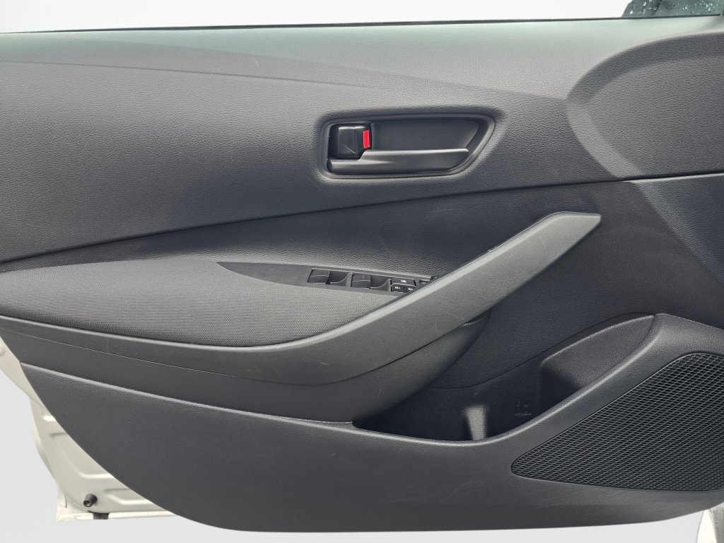 Used 2025 Toyota Corolla LE FWD image 17
