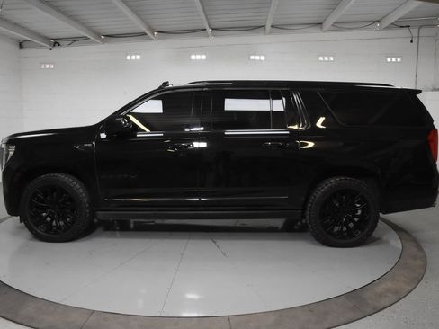 Used 2021 GMC Yukon XL Denali w/ Denali Premium Package RWD image 12