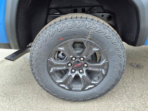 New 2025 GMC Canyon Elevation w/ Convenience Package image 7