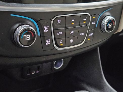 Used 2023 Chevrolet Traverse LS w/ Safety Package image 18