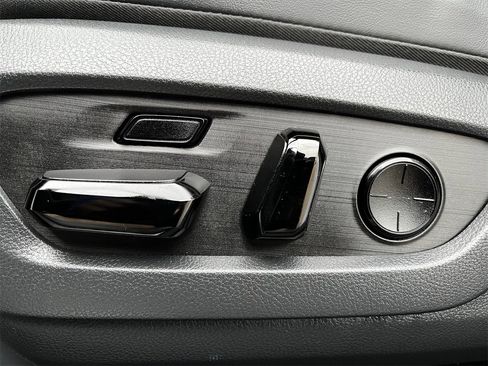 Used 2024 Lexus RX 450h AWD w/ Luxury Package image 24