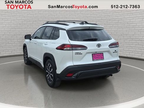 Used 2026 Toyota Corolla Cross SE image 7