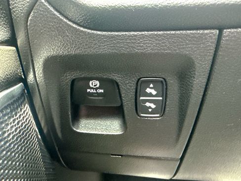 Used 2022 RAM 1500 Laramie AWD/4WD image 40