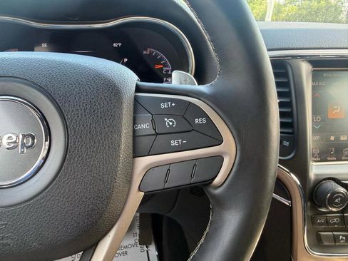 Used 2016 Jeep Grand Cherokee Limited AWD/4WD image 14