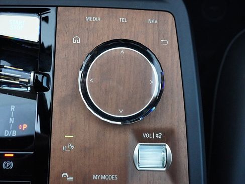 Used 2024 BMW iX xDrive50 w/ Premium Package image 68