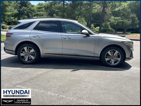 Used 2022 Genesis GV70 3.5T Sport w/ Sport Advanced Package AWD/4WD image 4