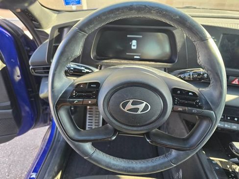 Used 2025 Hyundai Elantra Sport FWD image 9