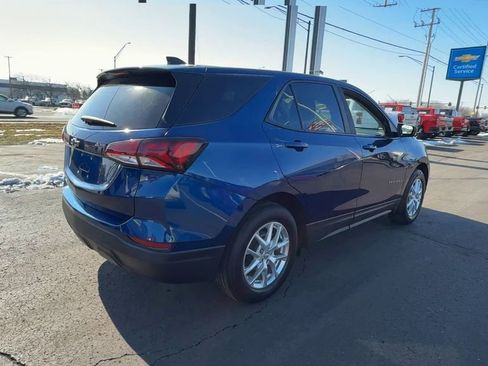 Used 2022 Chevrolet Equinox LS w/ LS Convenience Package FWD image 8