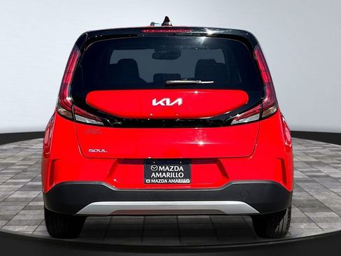 Used 2025 Kia Soul LX w/ LX Technology Package FWD image 6