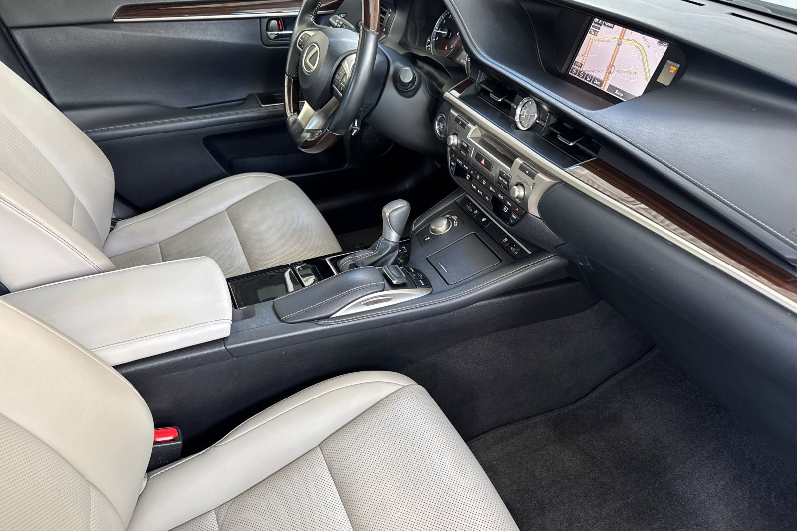 Used 2016 Lexus ES 350 w/ Navigation System Package FWD image 19
