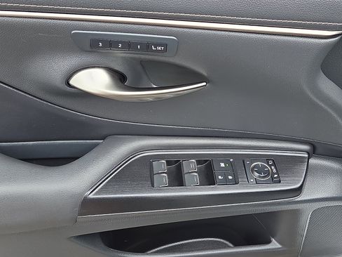 Used 2021 Lexus ES 350 w/ Premium Package FWD image 7