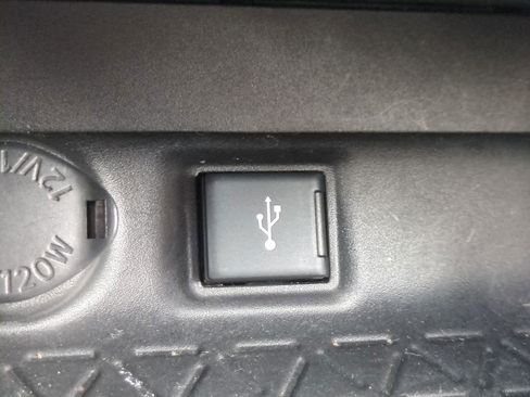 Used 2021 Toyota RAV4 LE AWD/4WD image 20