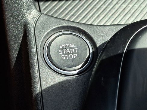 Used 2025 Kia K4 FWD image 23