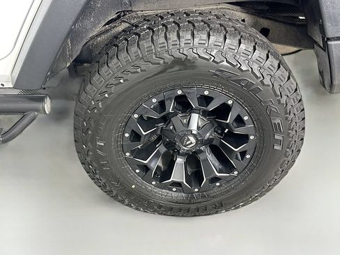 Used 2015 Jeep Wrangler Unlimited Sport AWD/4WD image 23