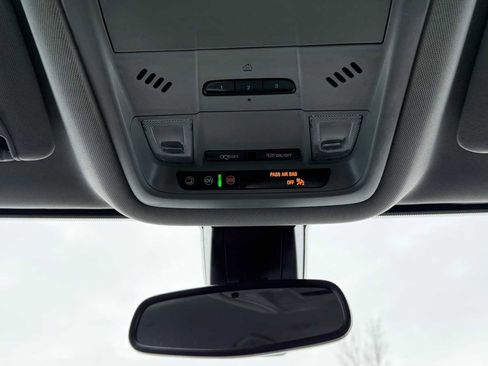 Used 2020 GMC Acadia SLT w/ Driver Alert Package II image 27