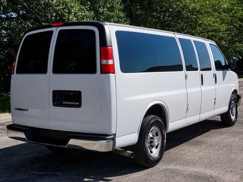 Used 2017 Chevrolet Express 3500 LT w/ LT Preferred Equipment Group RWD image 7