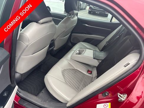 Used 2018 Toyota Camry SE FWD image 11