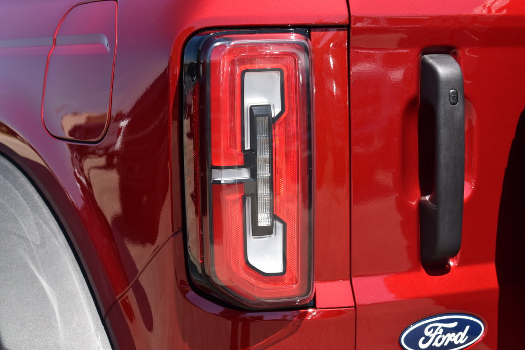 New 2026 Ford Bronco Outer Banks w/ Sasquatch Package AWD/4WD image 11