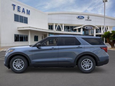 New 2026 Ford Explorer Active RWD image 3