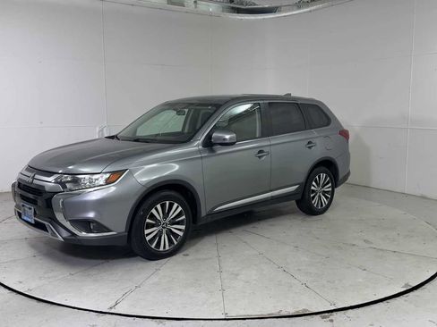 Used 2019 Mitsubishi Outlander SE image 6