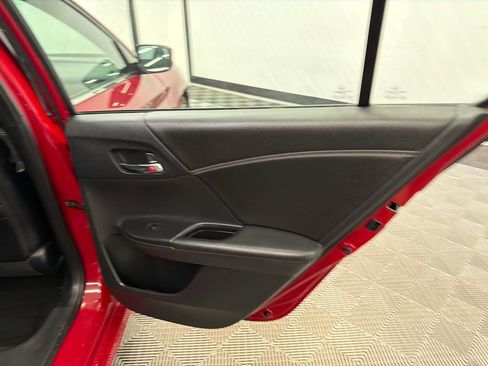 Used 2017 Honda Accord Sport image 17