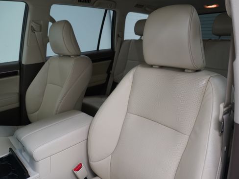Used 2019 Lexus GX 460 Premium w/ Premium Package AWD/4WD image 11