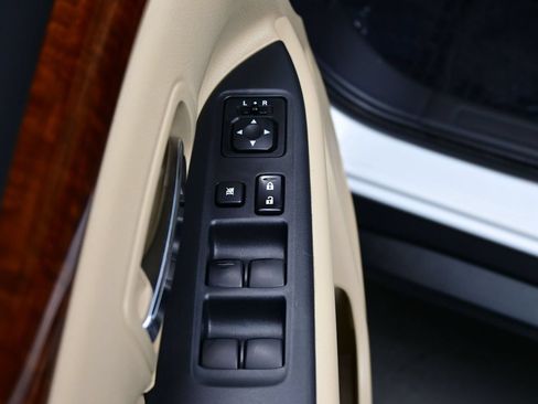Used 2015 Mitsubishi Outlander SE AWD/4WD image 10