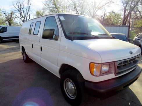 Used 2001 Ford E-150 and Econoline 150 image 3