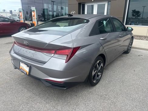 Certified 2023 Hyundai Elantra SEL w/ Convenience Package FWD image 7