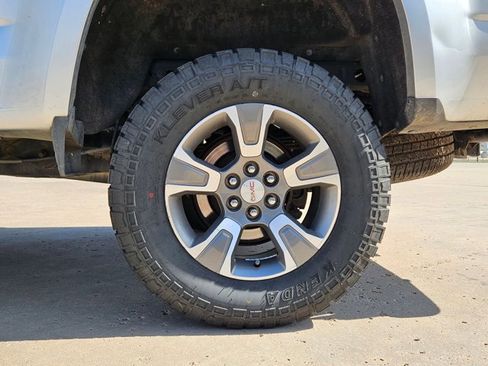 Used 2015 GMC Canyon SLE w/ All-Terrain Package image 23