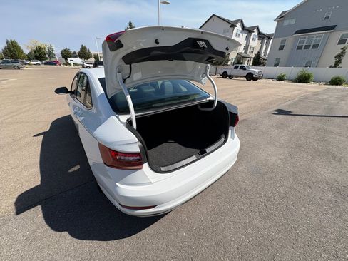 Used 2019 Volkswagen Jetta R-Line FWD image 34