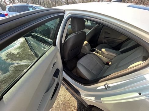 Used 2013 Chevrolet Volt Premium w/ Premium Trim Package image 6
