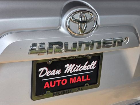 Used 2016 Toyota 4Runner SR5 Premium RWD image 29