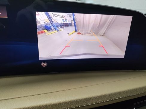 Used 2024 Cadillac XT4 Premium Luxury image 31