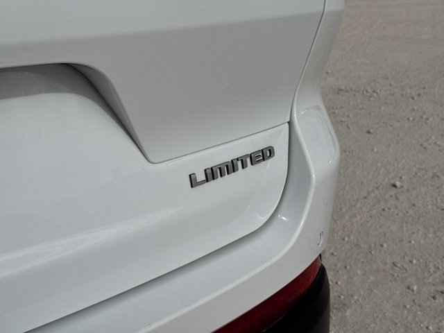 Used 2025 Jeep Grand Cherokee L Limited RWD image 10