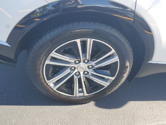 Certified 2024 Cadillac Lyriq Luxury AWD/4WD image 6