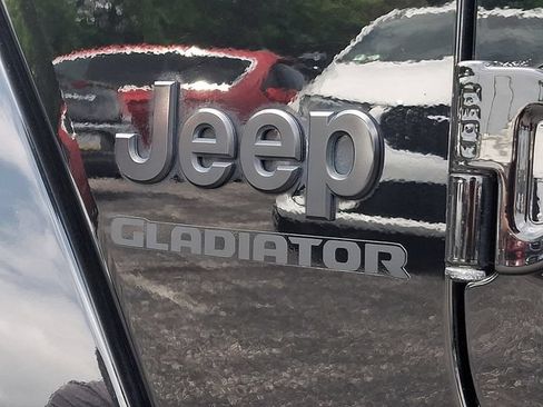Certified 2022 Jeep Gladiator Sport AWD/4WD image 30