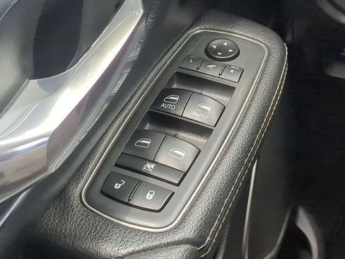 Used 2019 RAM 1500 Laramie AWD/4WD image 31